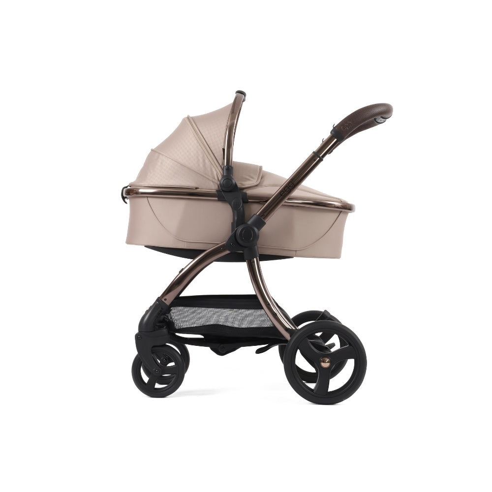 egg3 Special Edition Luxury Bundle with Shell i-Size Car Seat