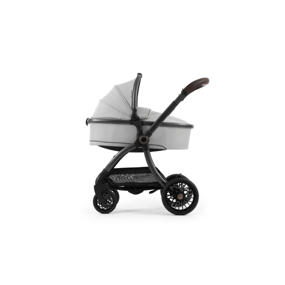 Aston Martin egg3® Soft Grey Package