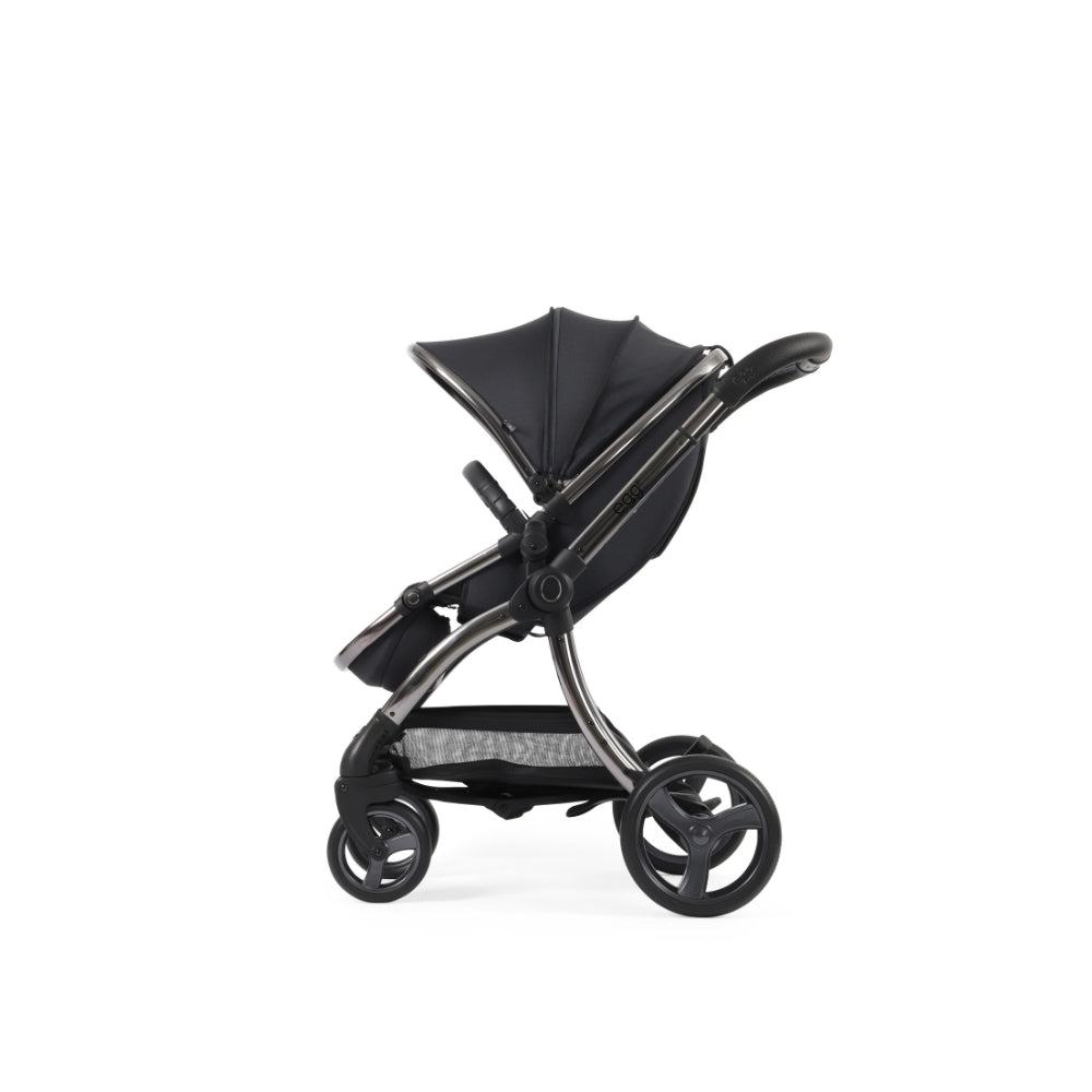 egg3 Stroller Snuggle Bundle with Carrycot and accessories