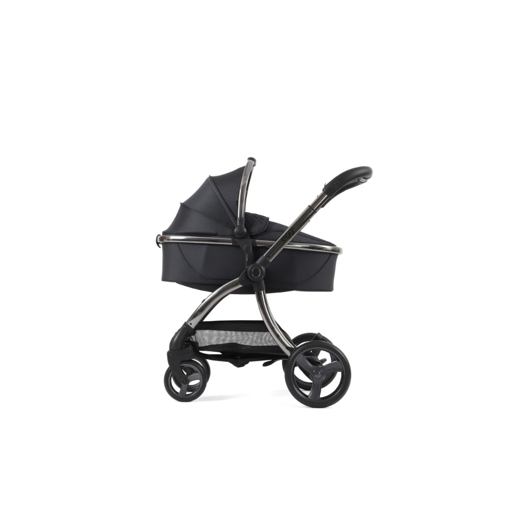 egg3 Stroller Snuggle Bundle with Carrycot and accessories