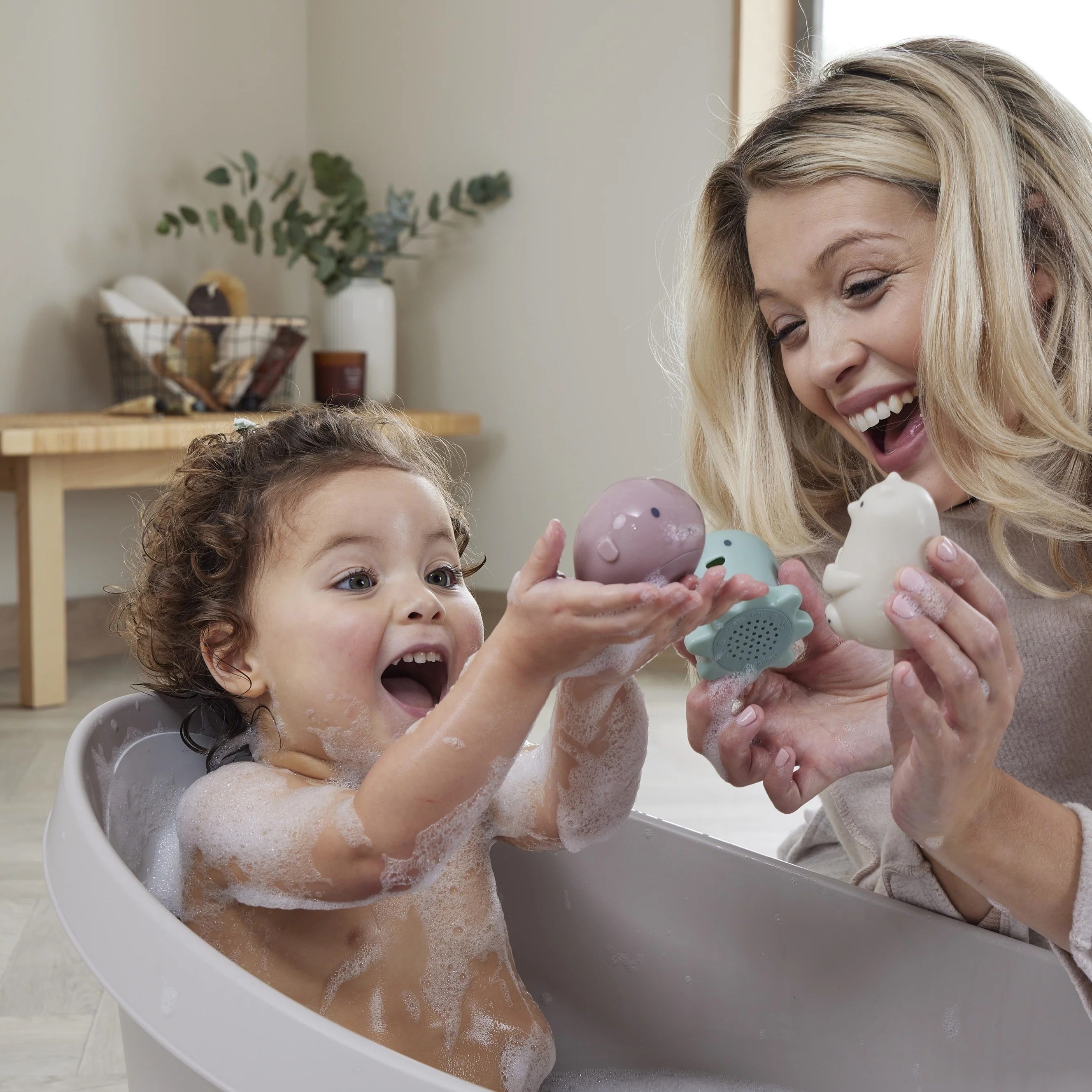 Shnuggle Bath Buddies Bath Toys | Sensory Bath Toys | Set of 3
