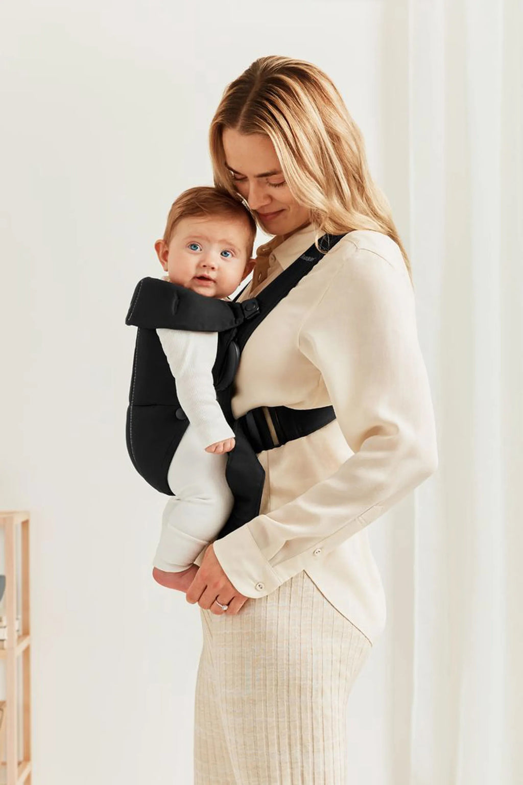 BabyBjörn Baby Carrier Mini - Black/Woven 