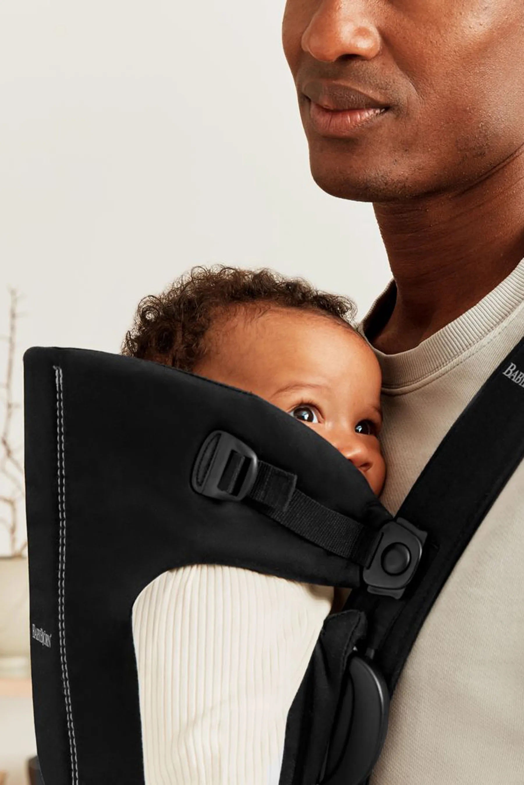 BabyBjörn Baby Carrier Mini - Black/Woven