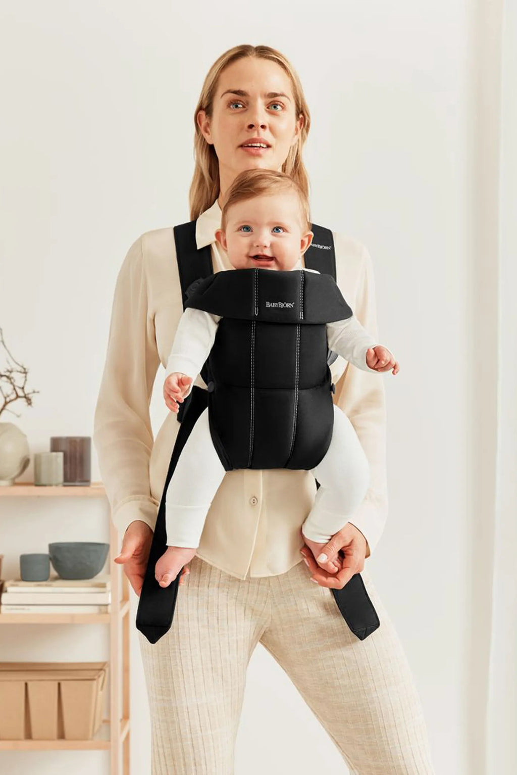 BabyBjörn Baby Carrier Mini - Black/Woven