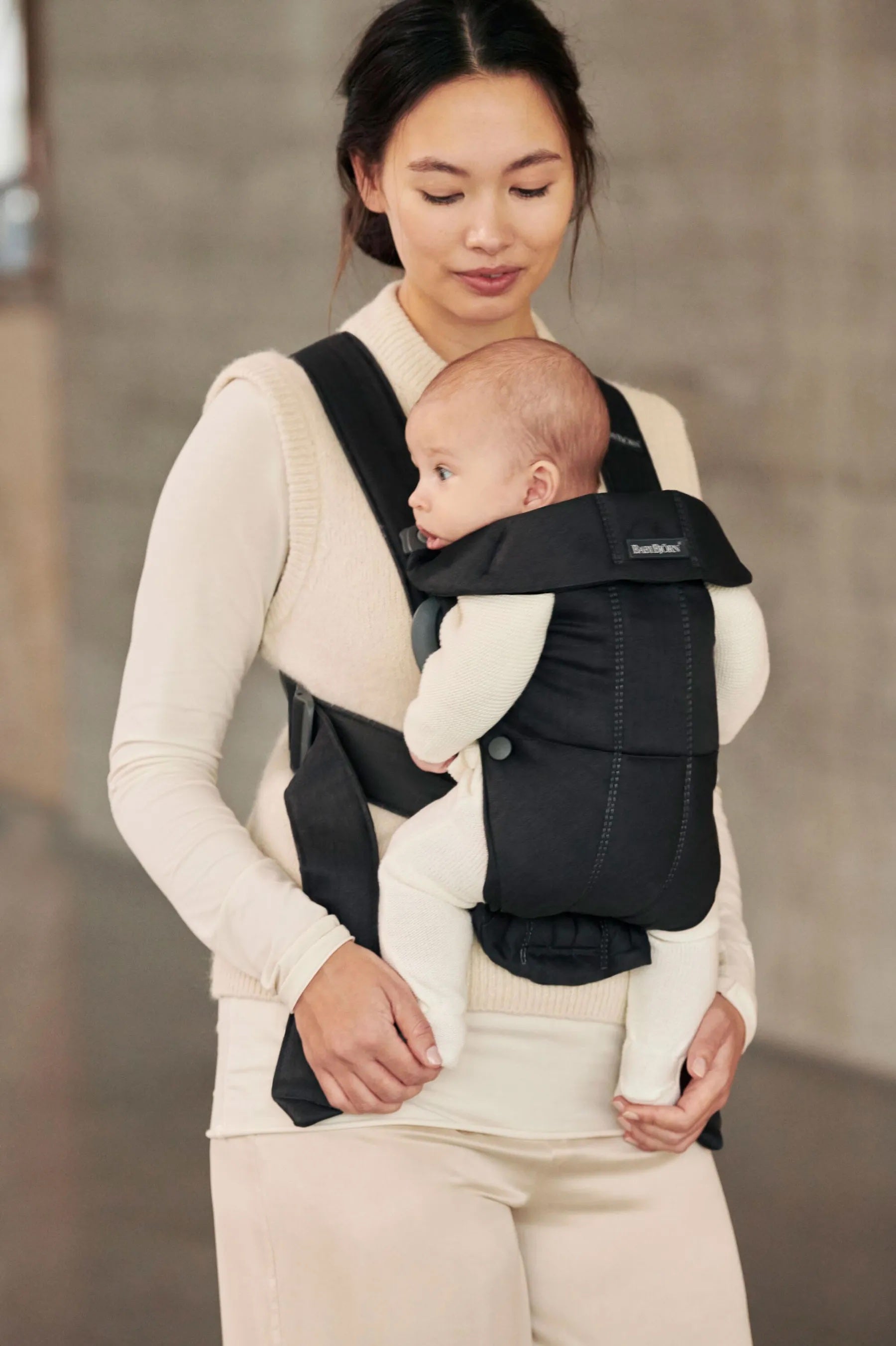 BabyBjörn Baby Carrier Mini - Black/Woven