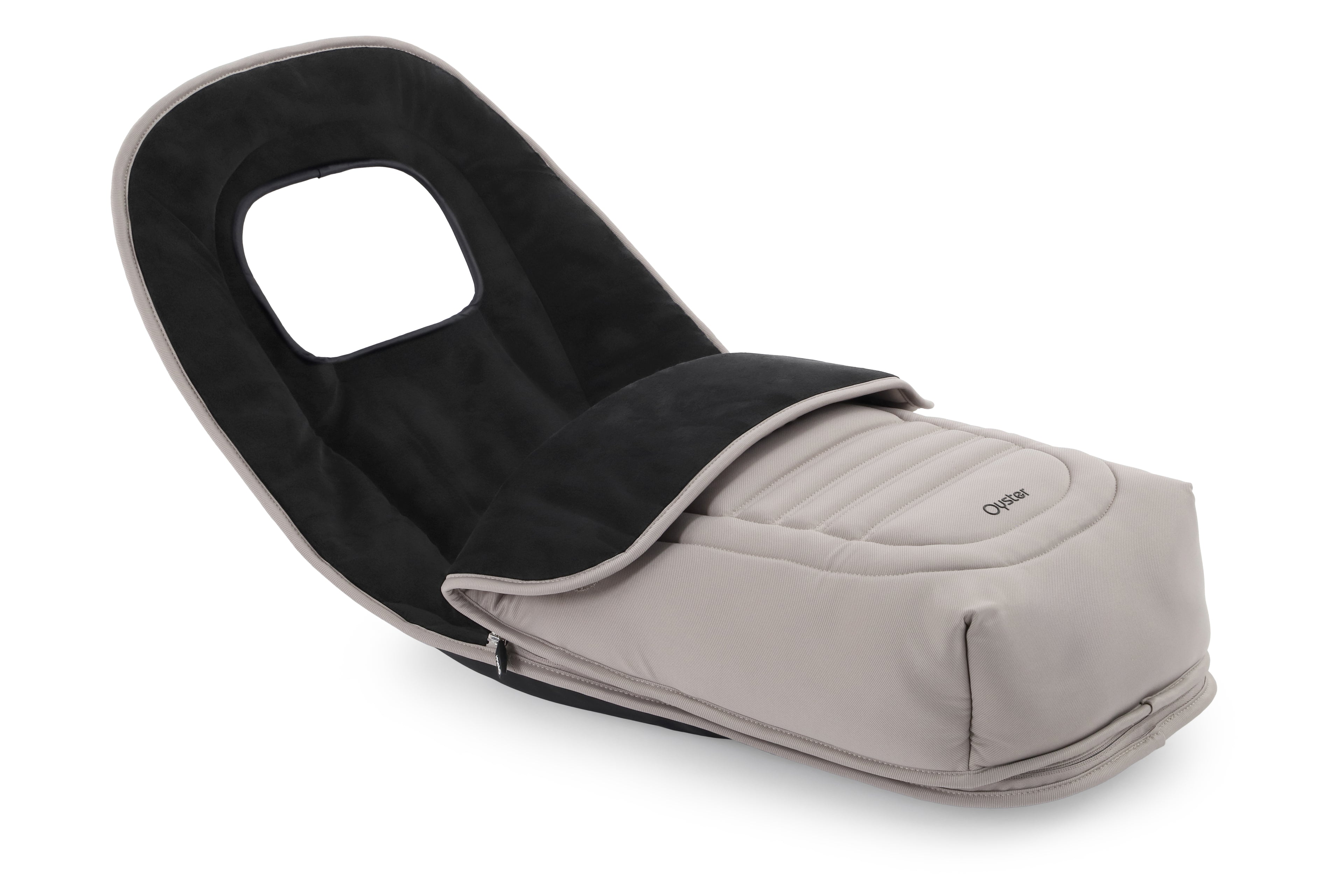 Babystyle Oyster 4 Ultimate Travel Bundle with Capsule i-Size Seat