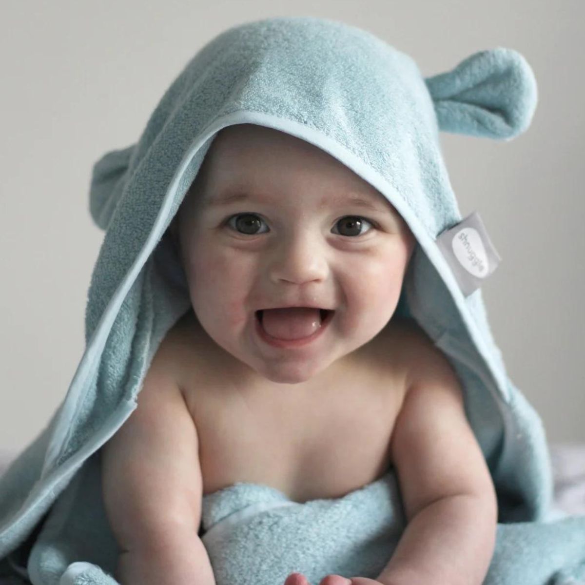 Shnuggle Wearable Bath Towel