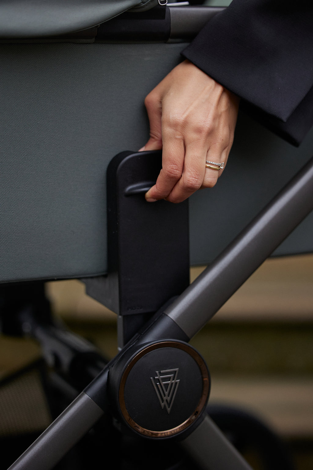 Venicci Upline 2 - 3in1 + 360 Base Complete Travel System - Aloe