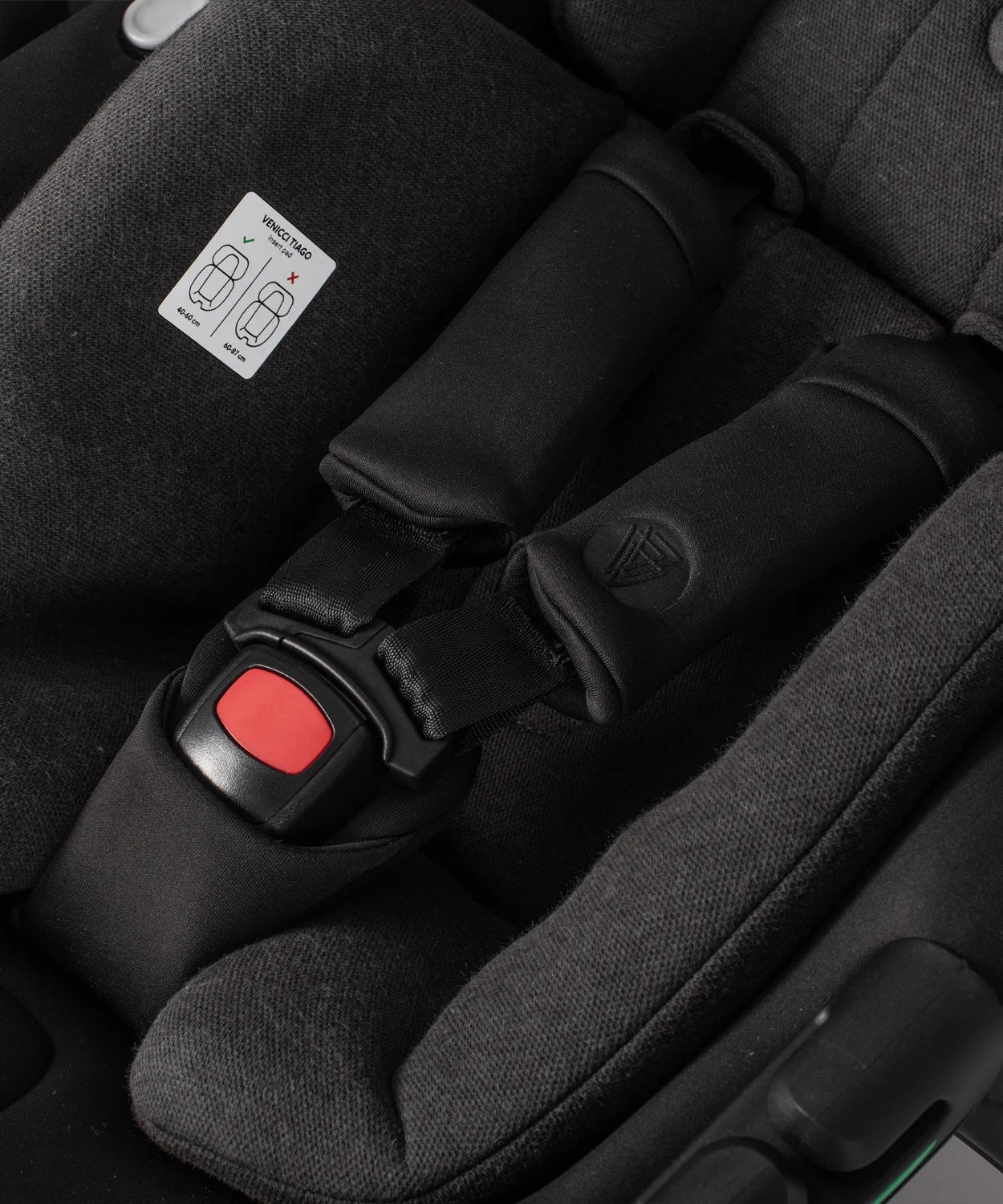 Venicci Tiago i-Size Car Seat & 360 Isofix Base - Black